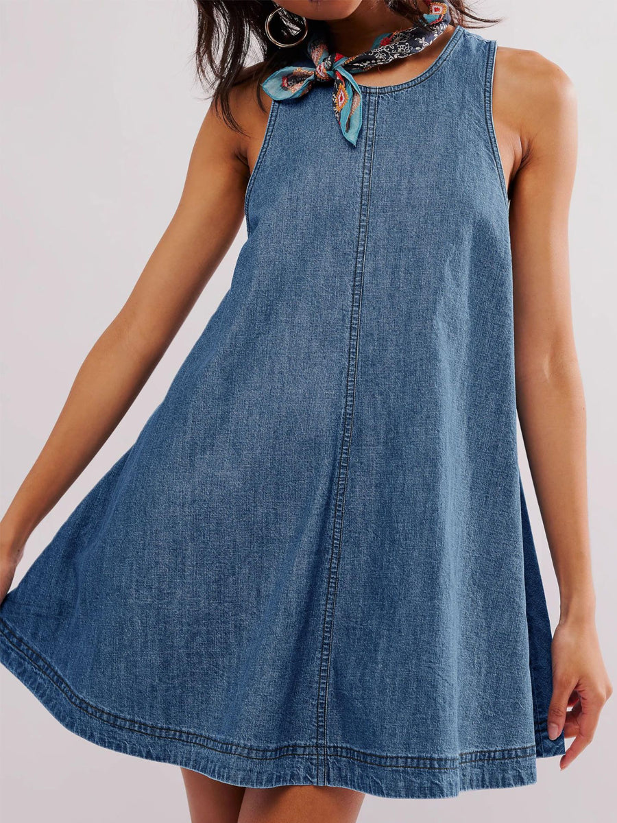 Nancy | Robe courte en denim sans manches et dos nu